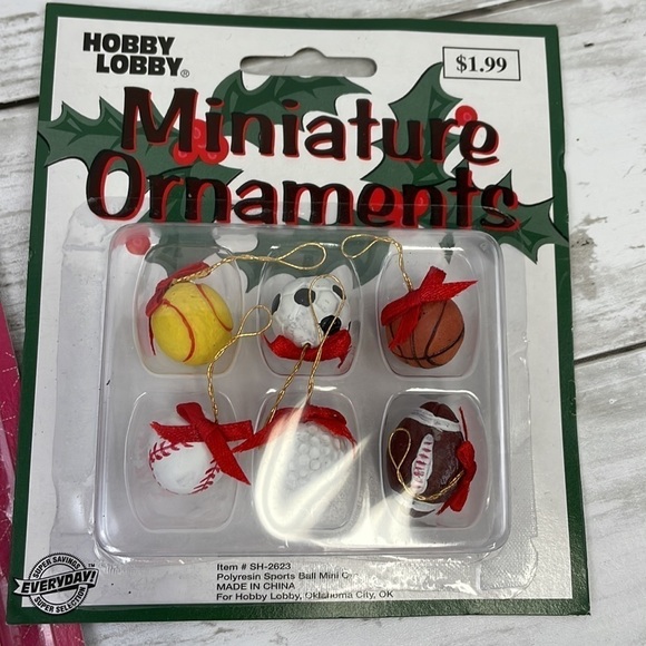 MINIATURE CHRISTMAS ORNAMENTS 4 sets - Picture 4 of 5